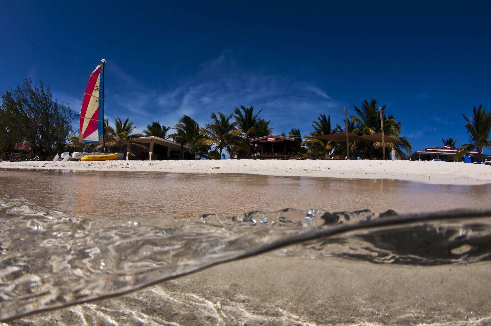 Bohio Dive Resort Cockburn Town Buitenkant foto